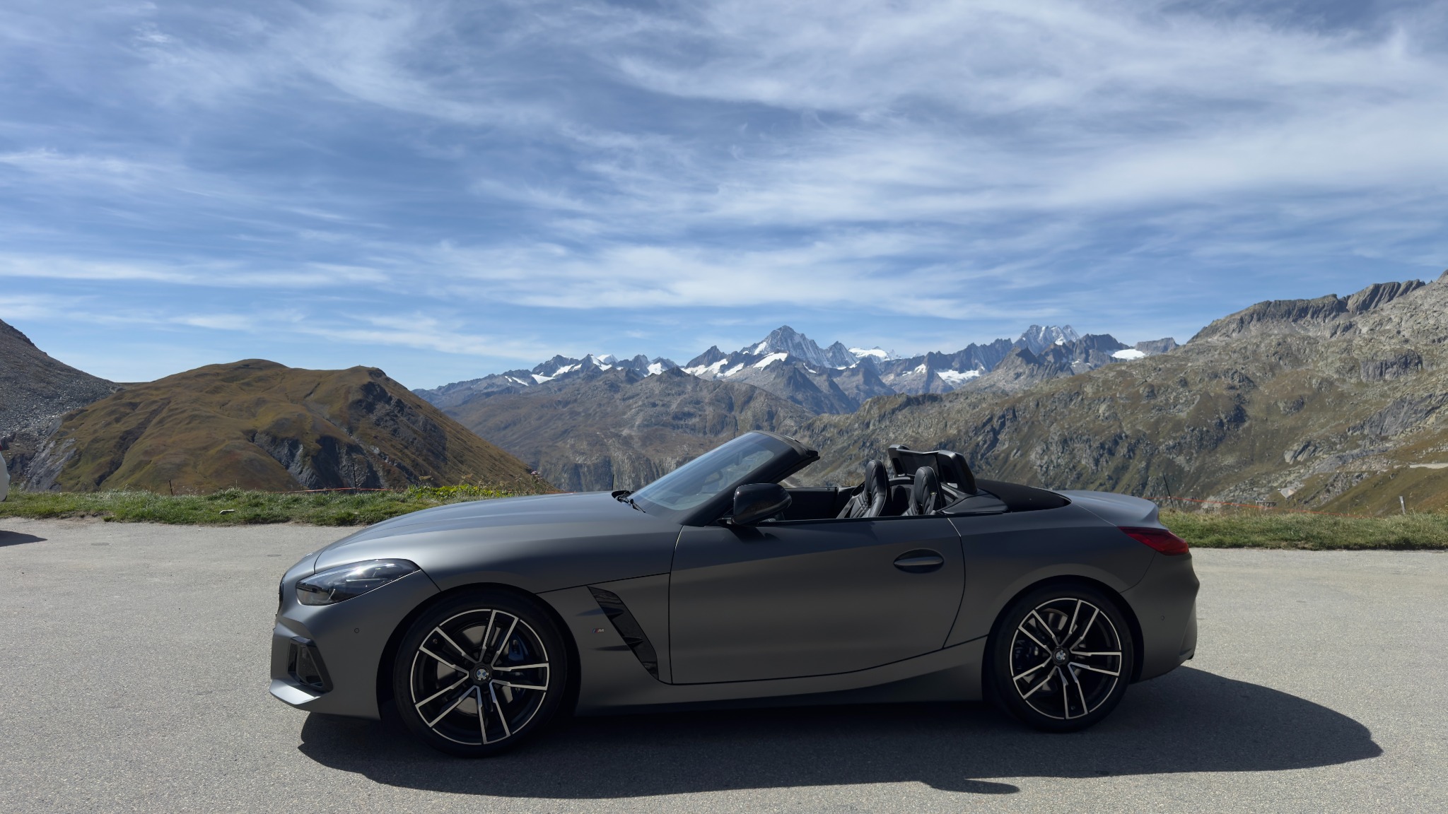 BMW Z4 overlooking the Furka Pass valley